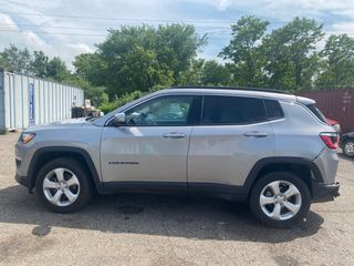 2018 Jeep Compass Latitude 4x4 - Exterior Side Driver Image